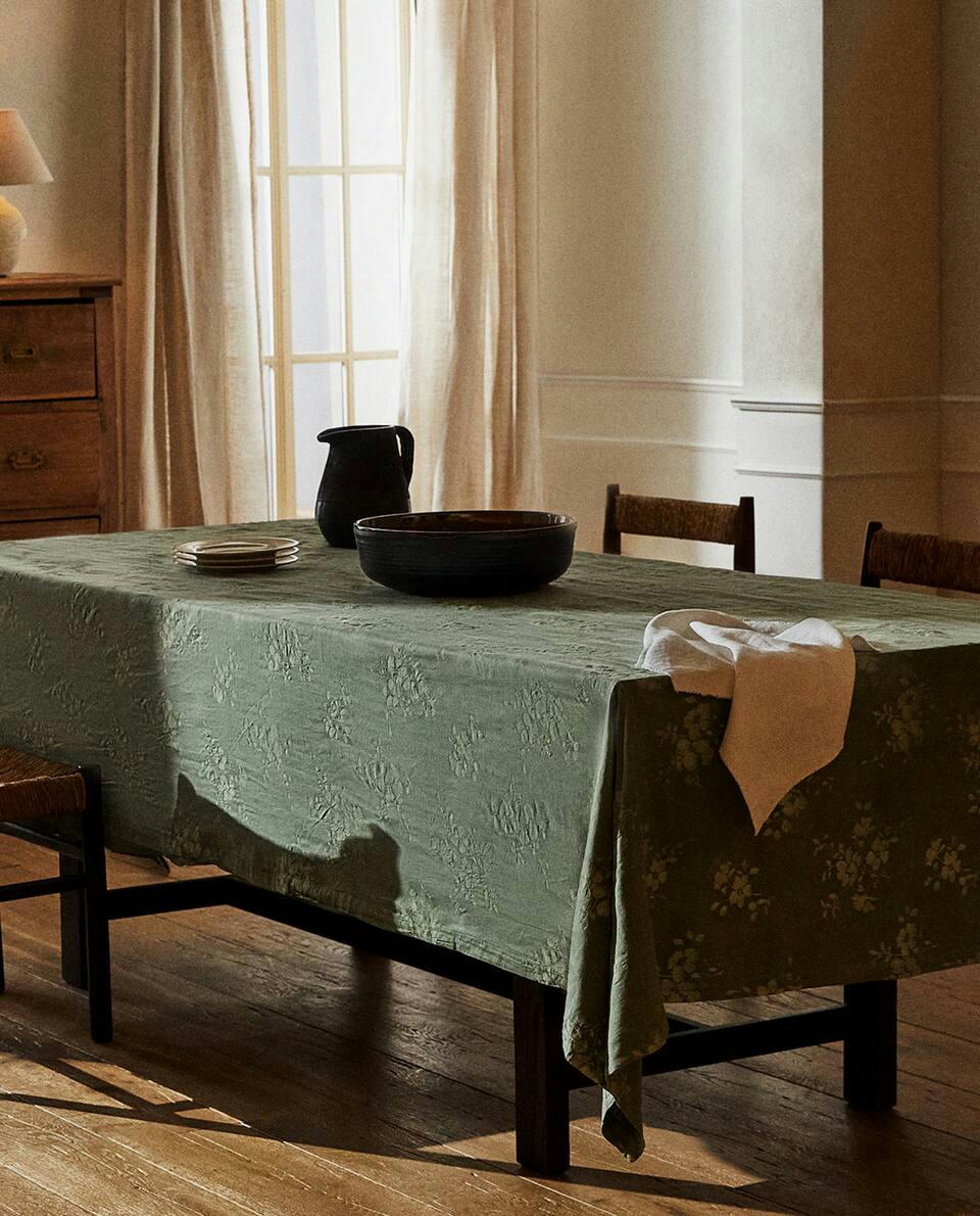WASHED COTTON FLORAL TABLECLOTH