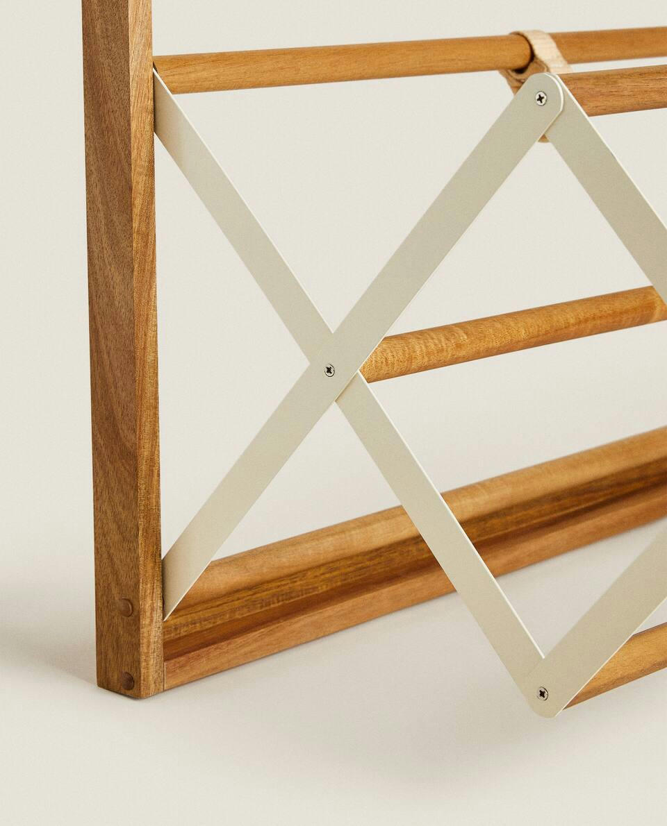 FOLDABLE WALL CLOTHES HORSE