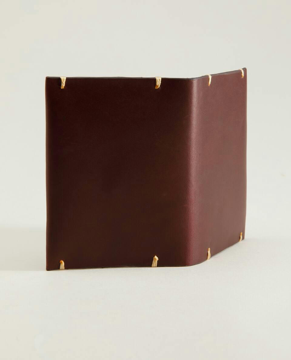 LEATHER WALLET WITH TOPSTICHING DETAIL