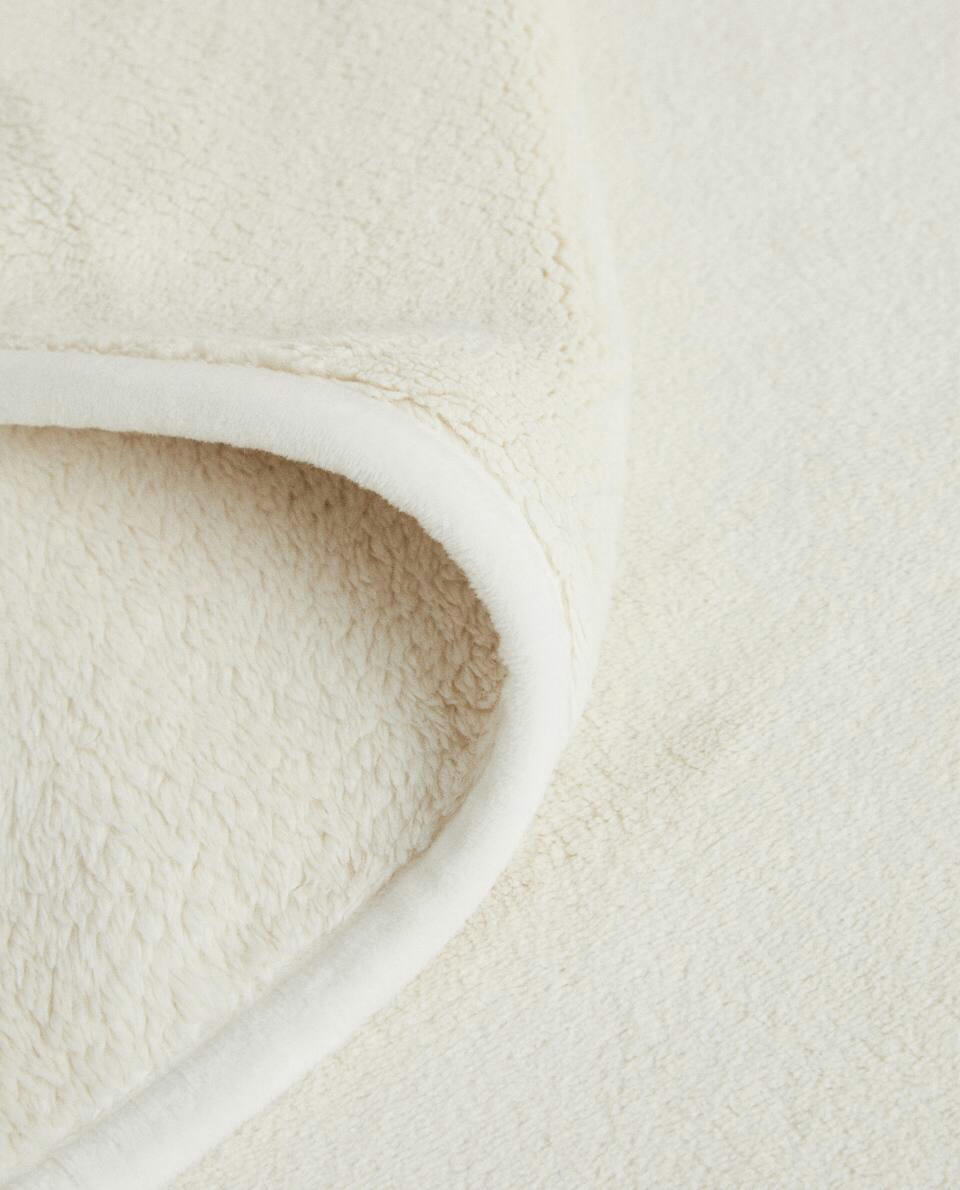 490 GSM SHORT FAUX FUR FLEECE BLANKET