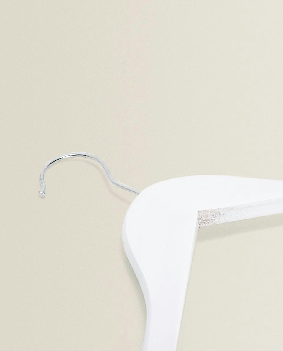 LACQUERED WOODEN HANGER (SET OF 3)