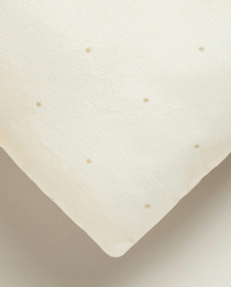 HEART-SHAPED POLKA DOT CUSHION