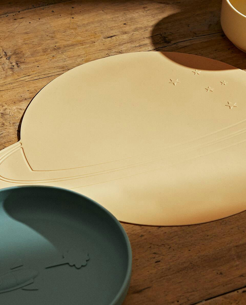 SILICONE PLACEMAT WITH PLANETS