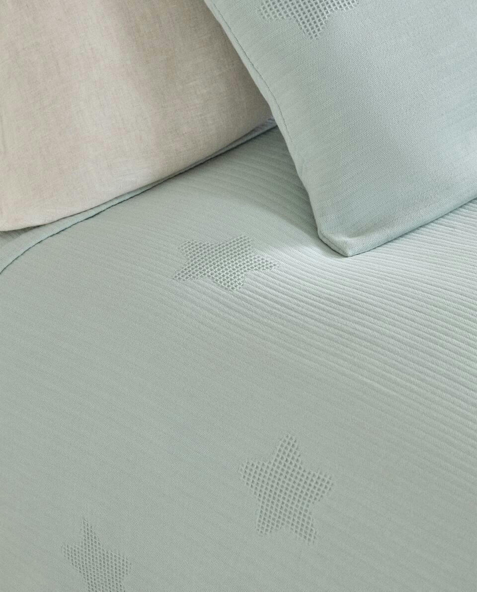 STAR BEDSPREAD