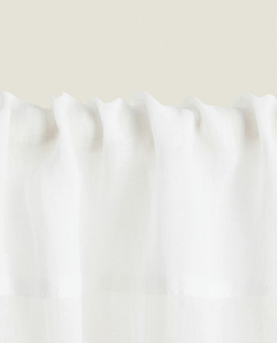 CURTAIN WITH CREASED EFFECT