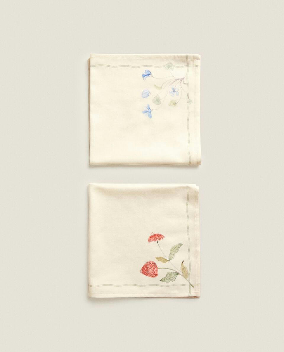 FLORAL PRINT NAPKINS