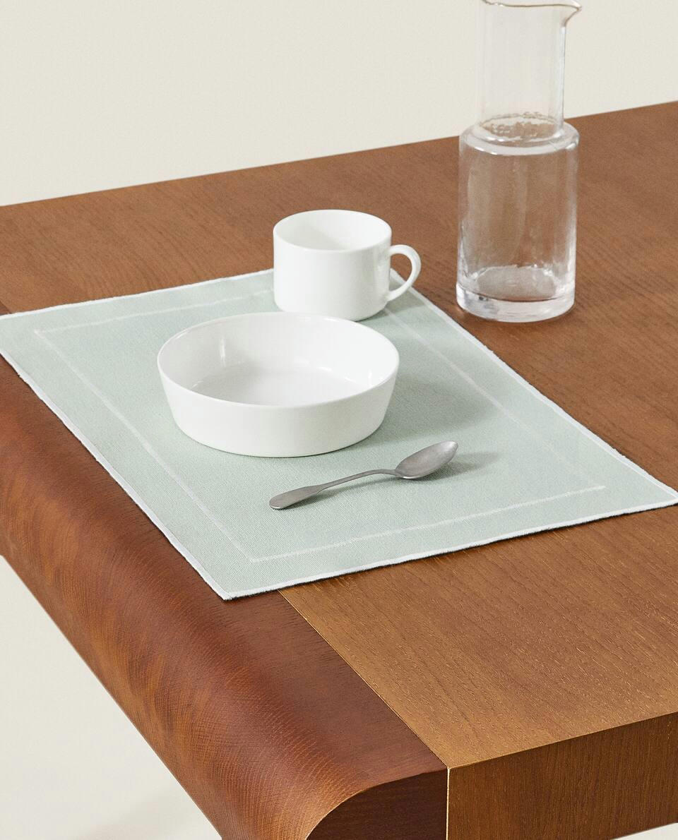 EMBROIDERED COTTON PLACEMAT