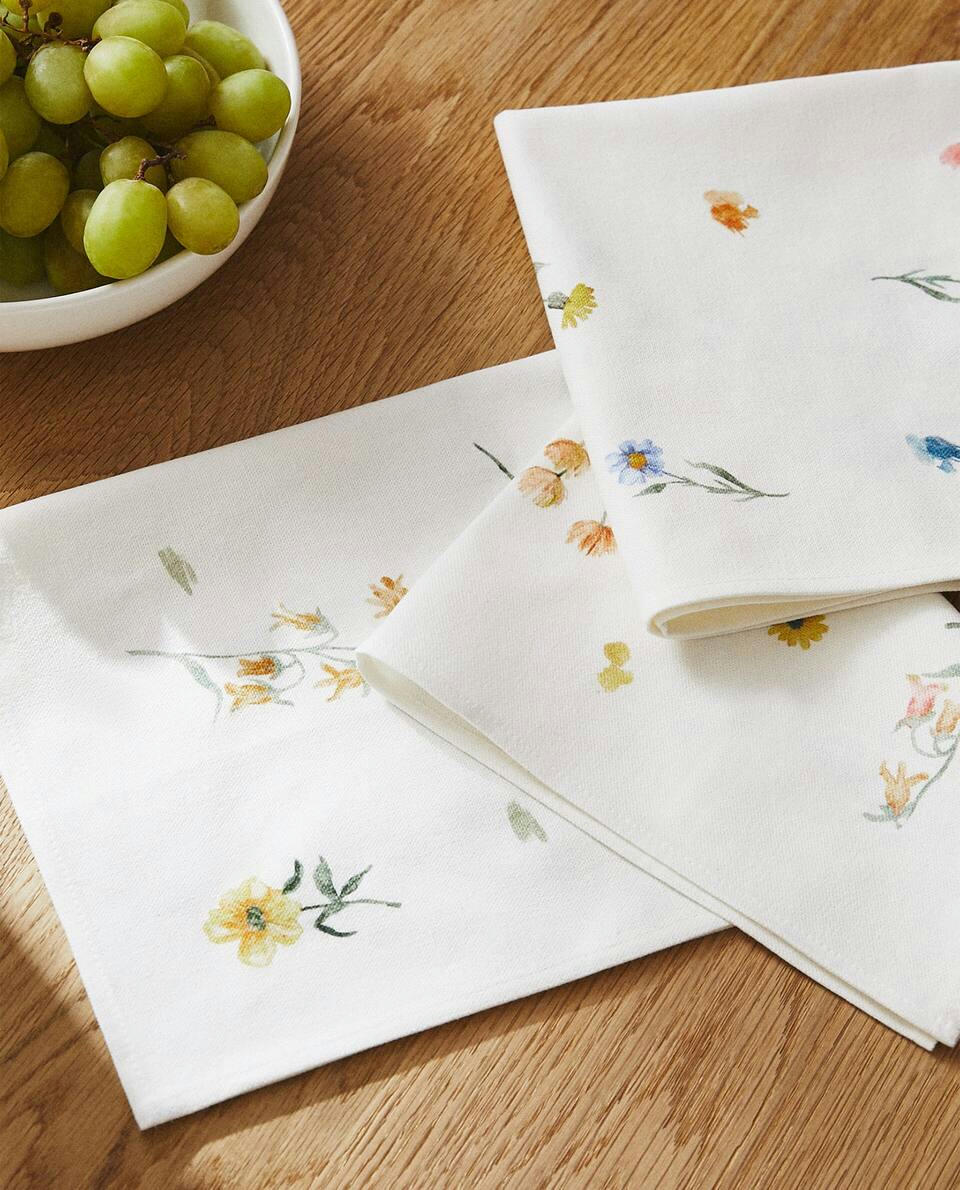 FLORAL PRINT NAPKINS (PACK OF 2)