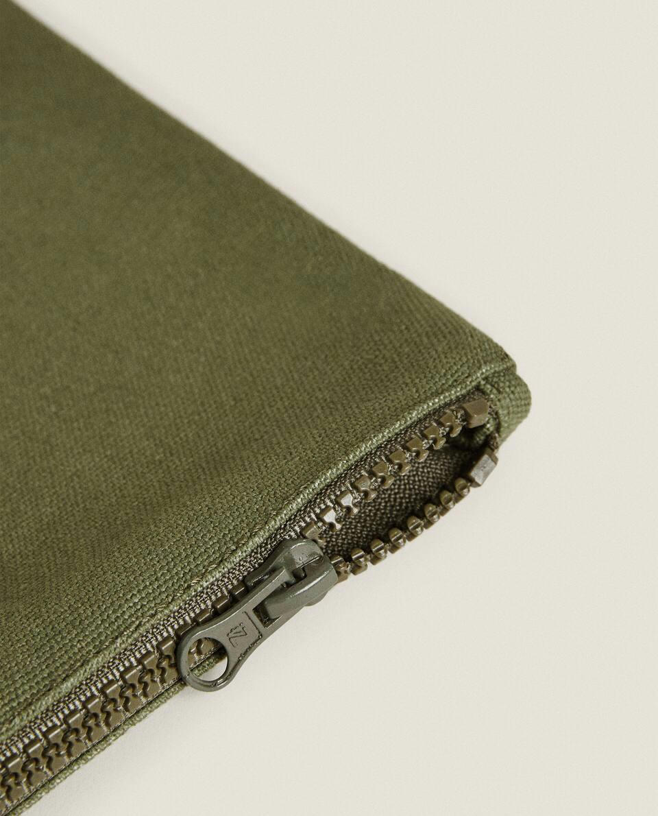 SAINT-LAZARE TRAVEL TOILETRY BAG