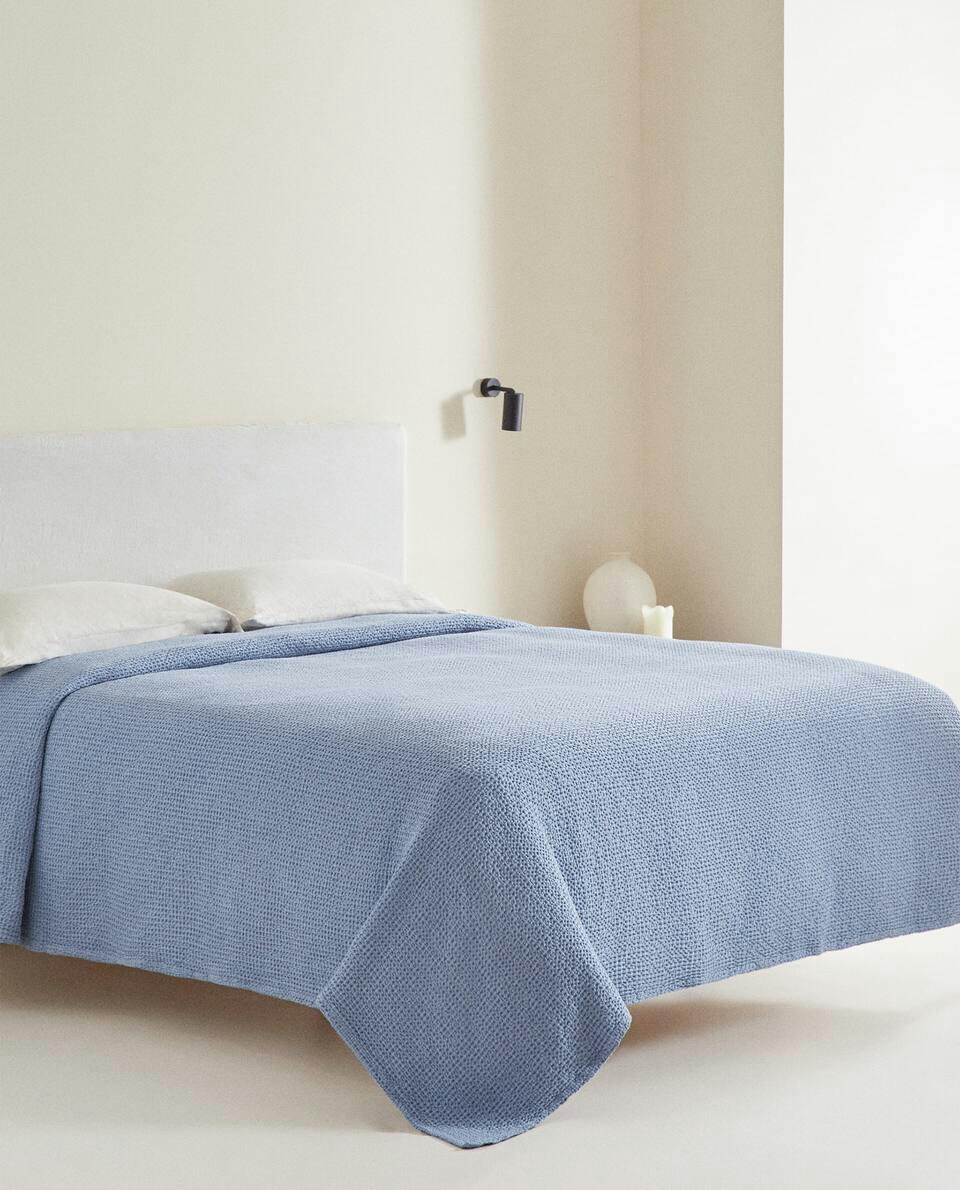 WAFFLE KNIT BEDSPREAD