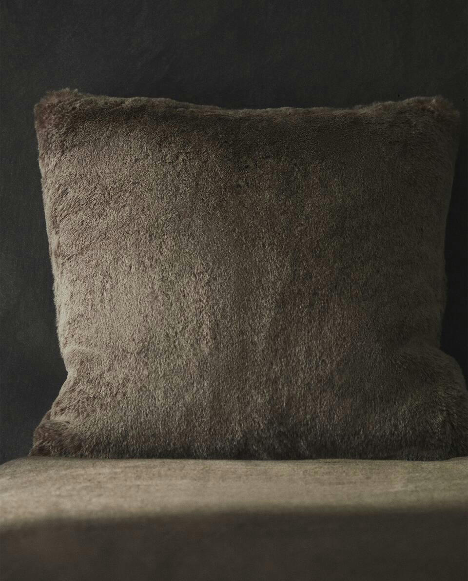 FUR CUSHION COVER