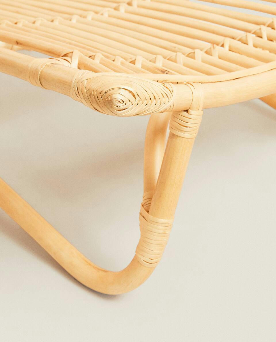 RATTAN LOUNGER