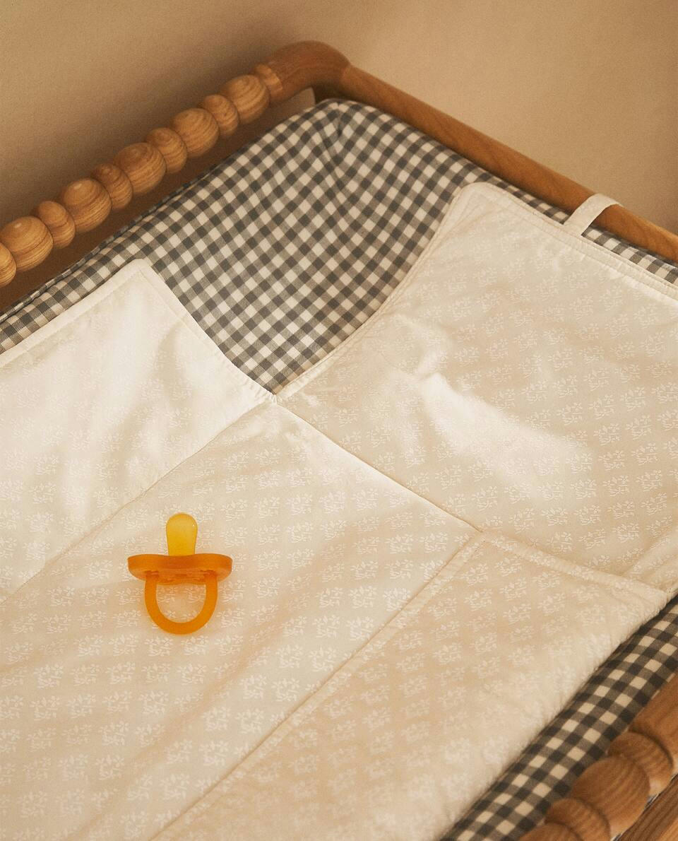 COTTON FLORAL CHANGING MAT