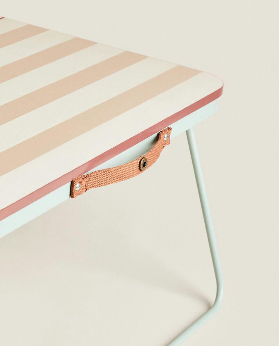 LARGE FOLDABLE TABLE