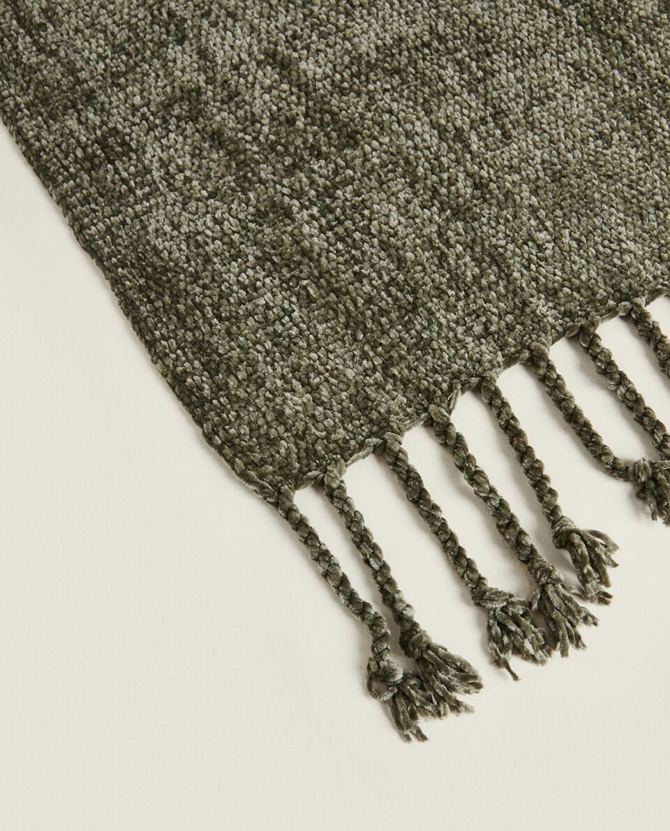 CHUNKY CHENILLE BLANKET