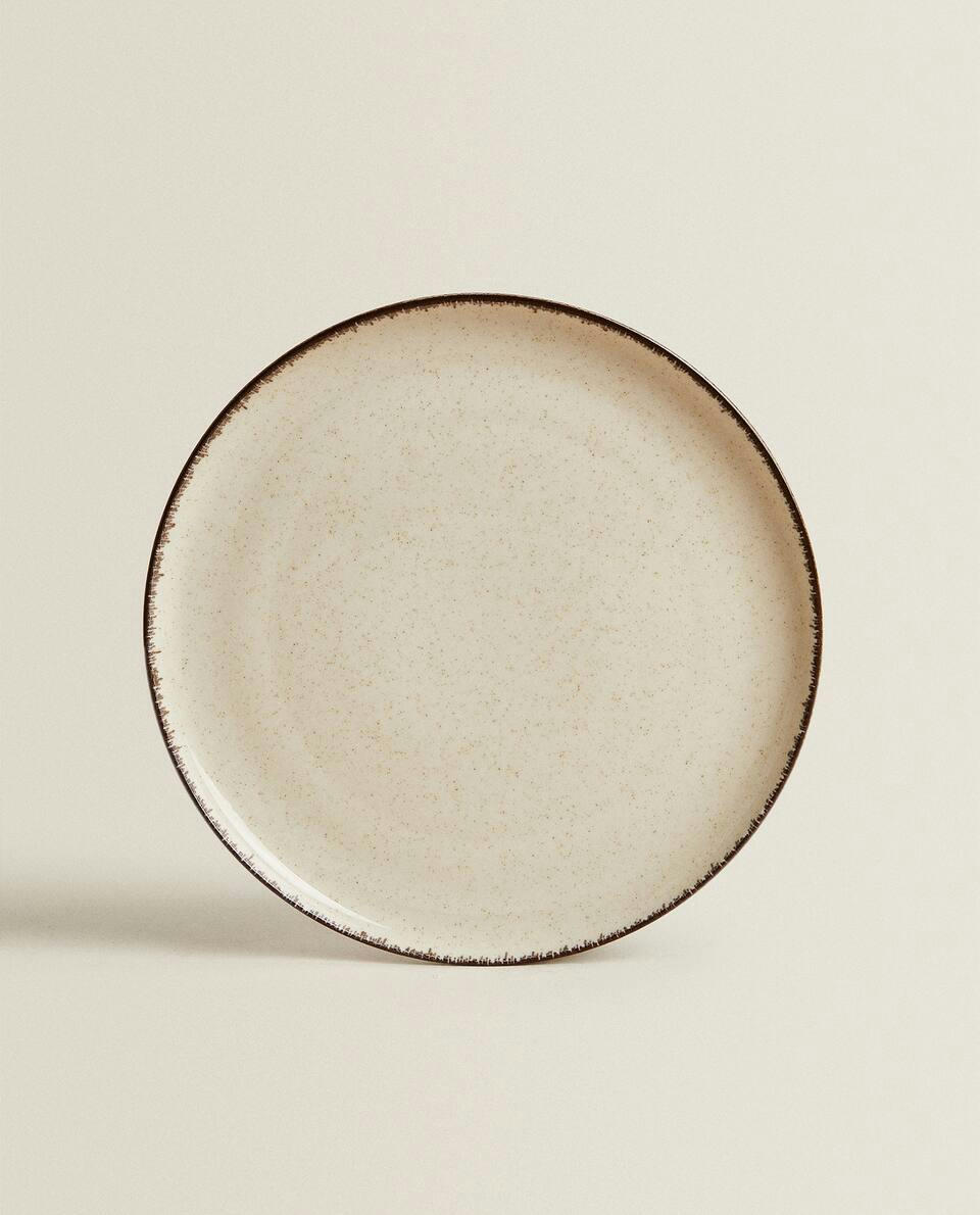PORCELAIN TABLEWARE WITH ANTIQUE FINISH RIM