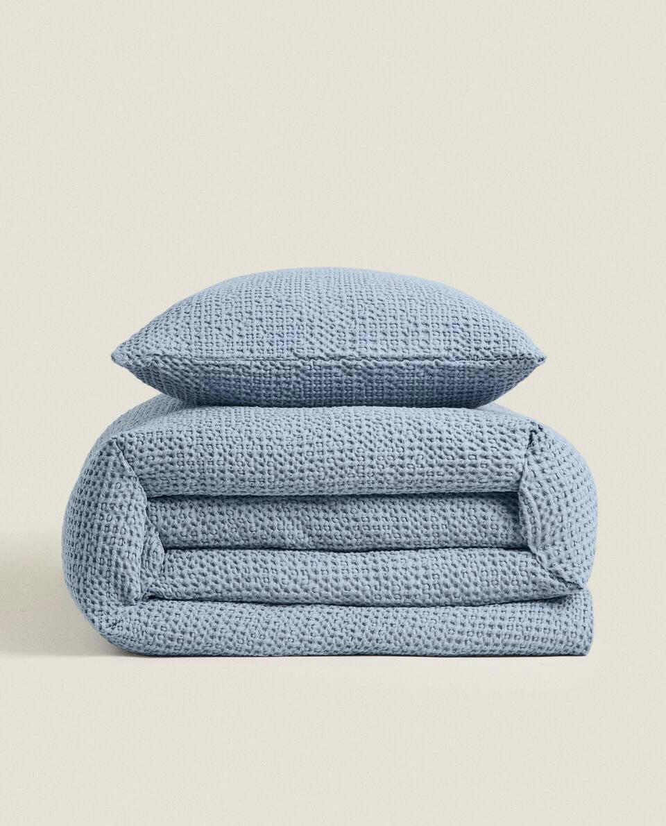 WAFFLE KNIT BEDSPREAD