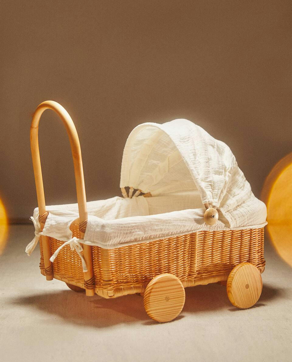 CHILDREN'S TOY PRAM