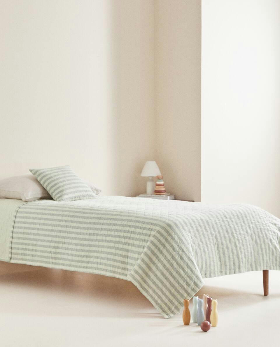 DYED THREAD STRIPED BEDSPREAD