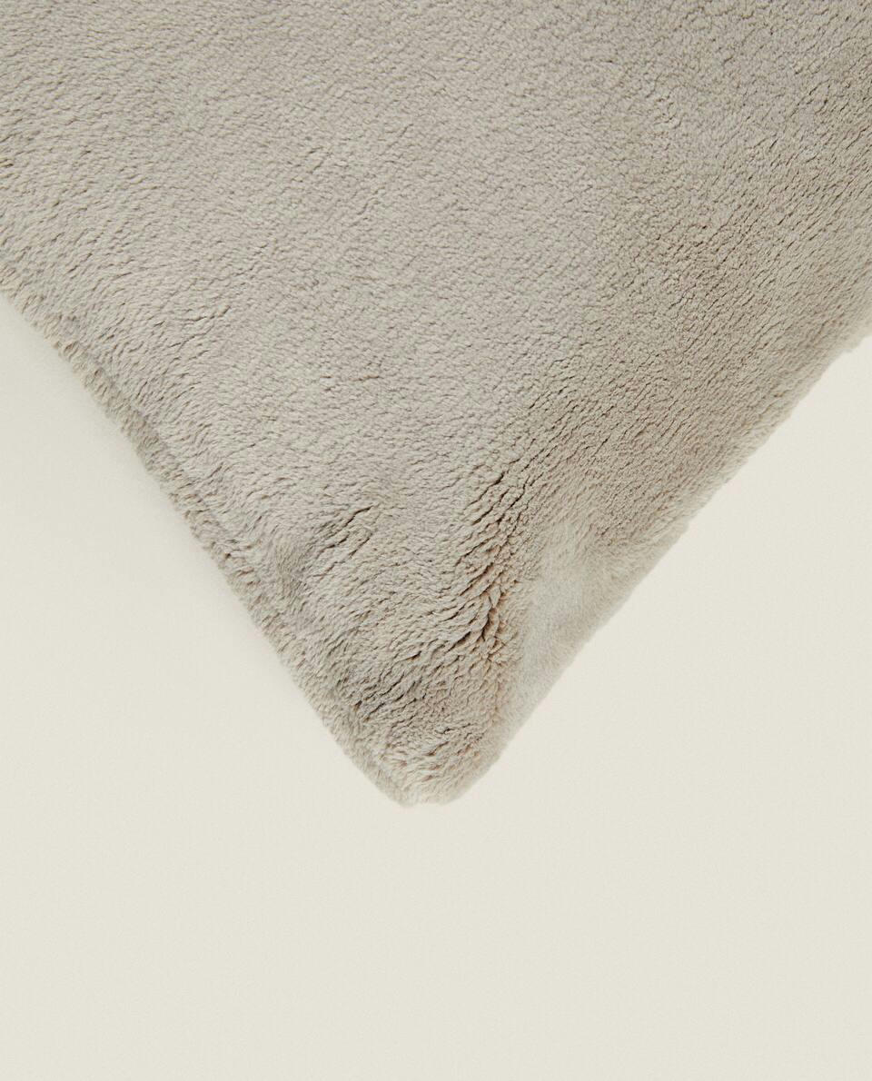 FLEECE CUSHION COVER