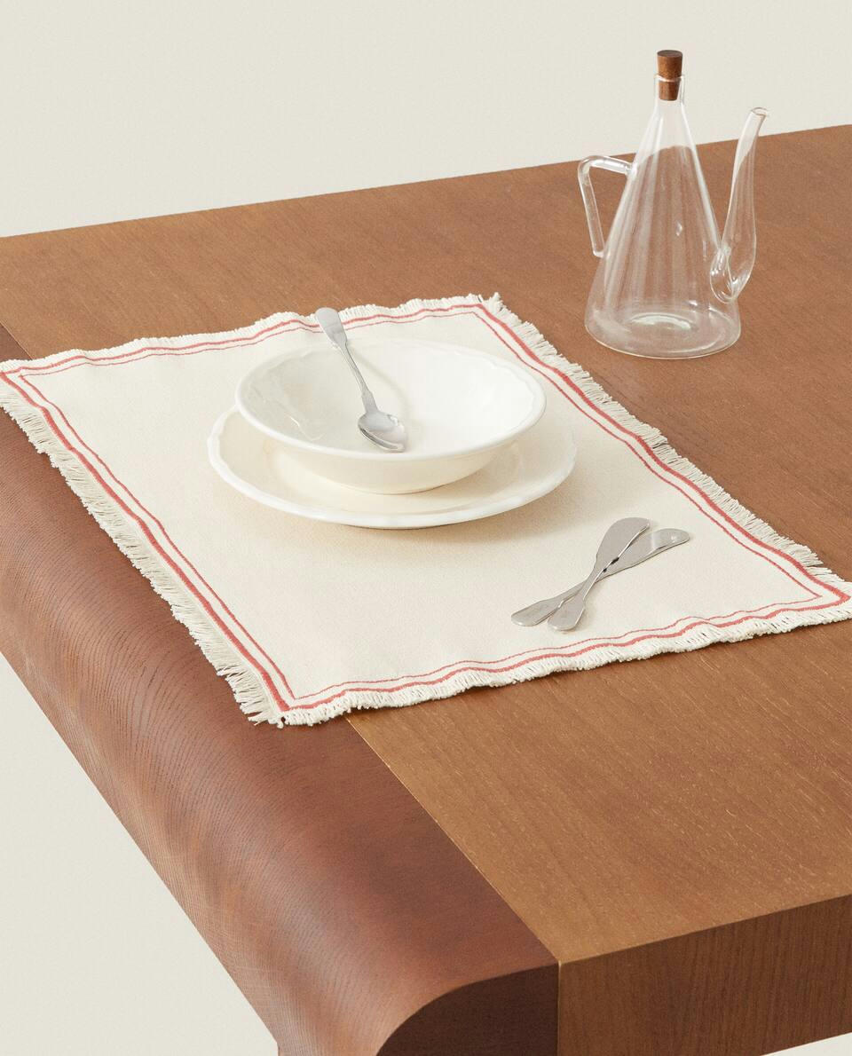 COTTON PLACEMAT WITH FRINGING