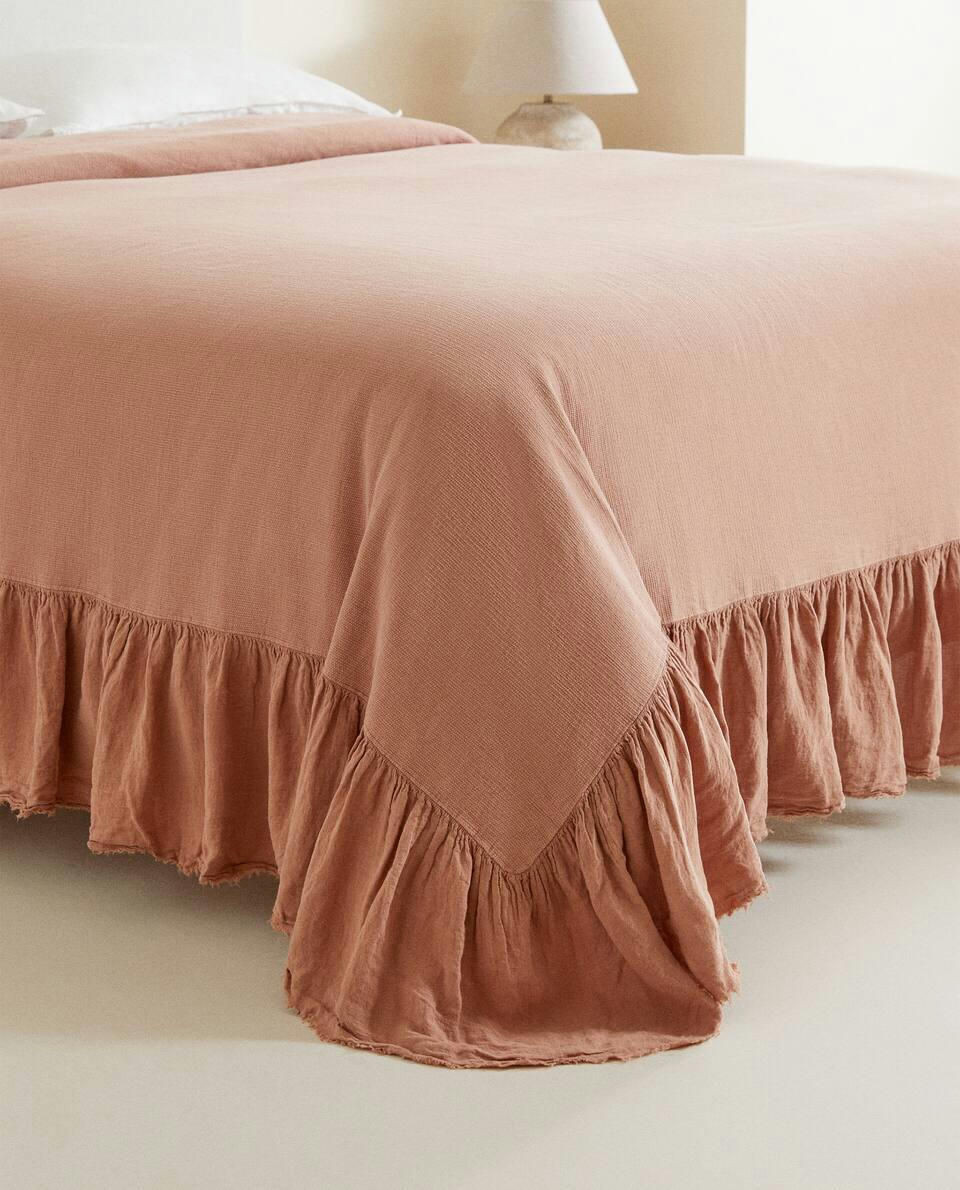 LINEN RUFFLE BEDSPREAD