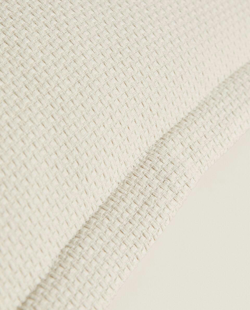 TEXTURED CUSHION COVER