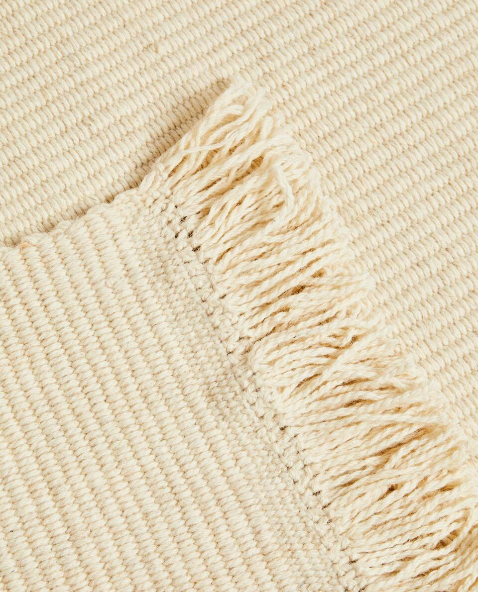 PLAIN WOOL RUG