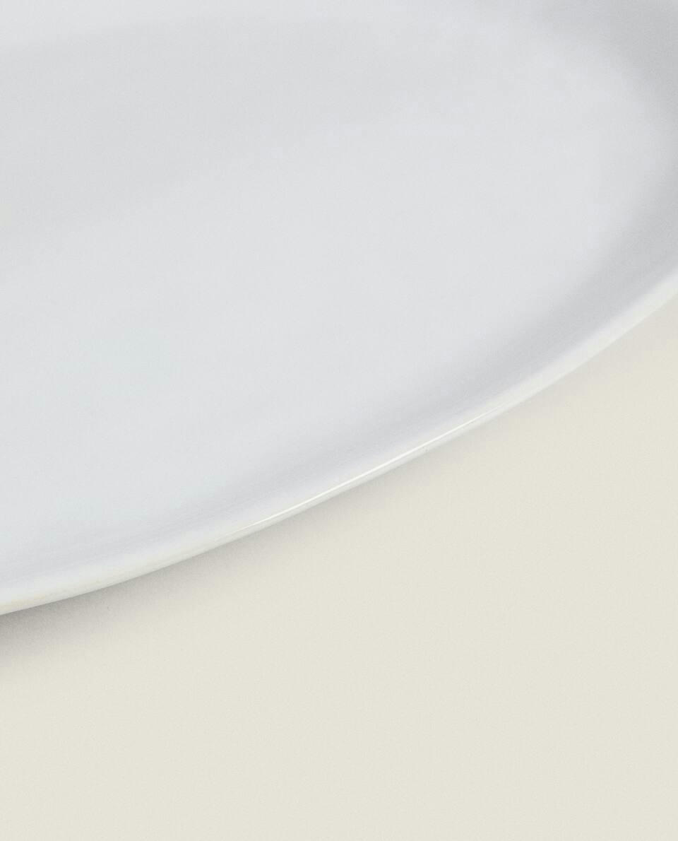 SET OF STONEWARE SERVING DISHES