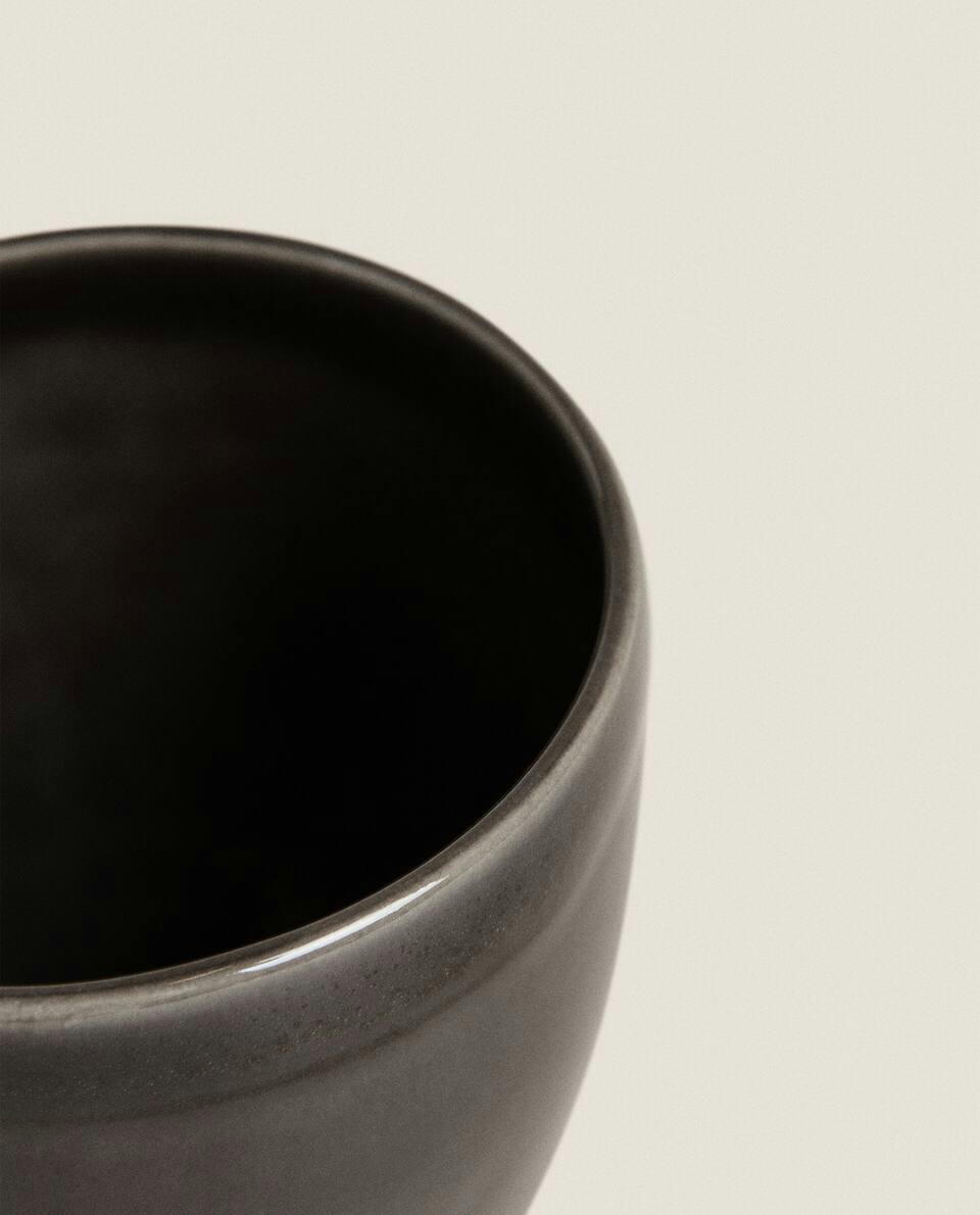 BLACK STONEWARE MUG