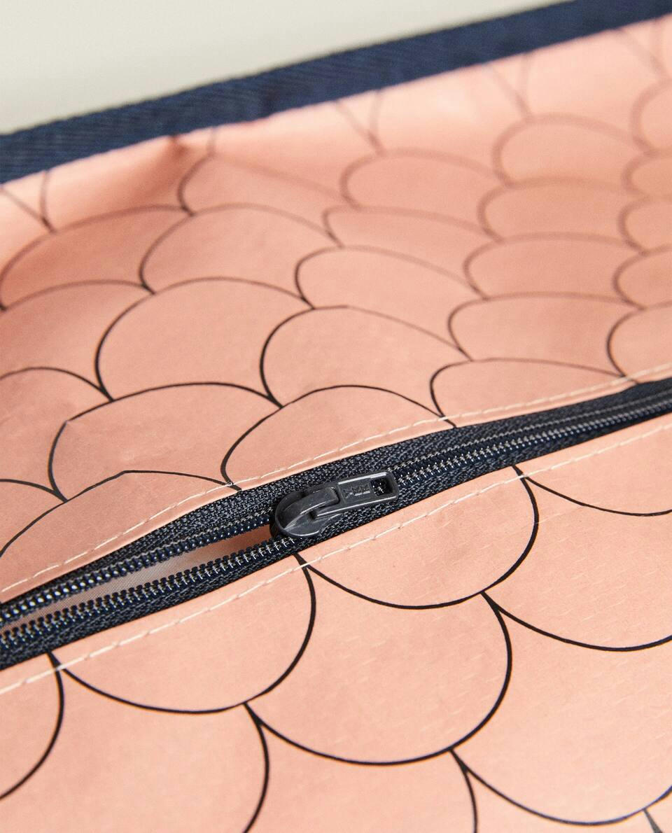 KIDS’ HALLOWEEN HAUNTED HOUSE BAG