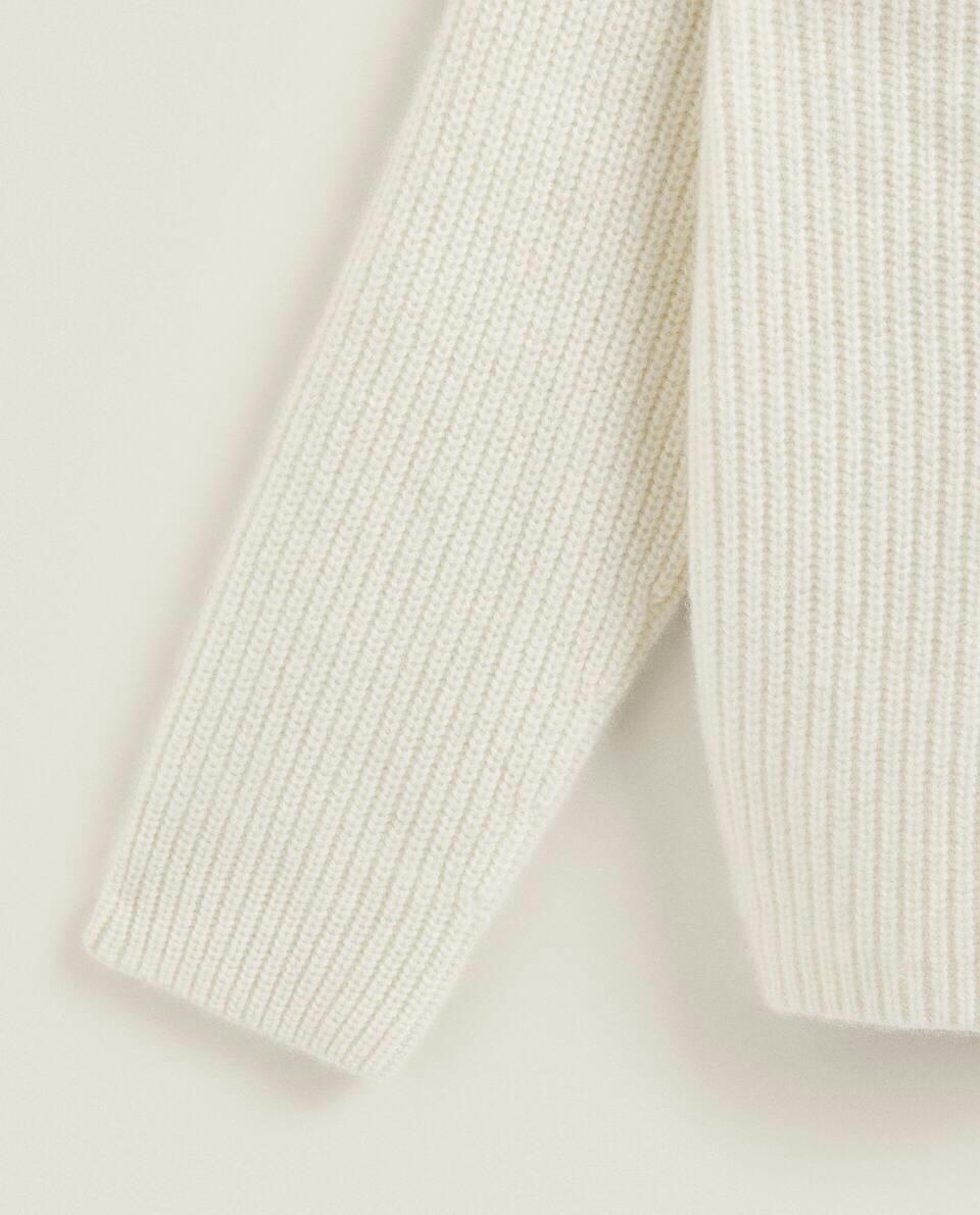 RIBBED CASHMERE SWEATER