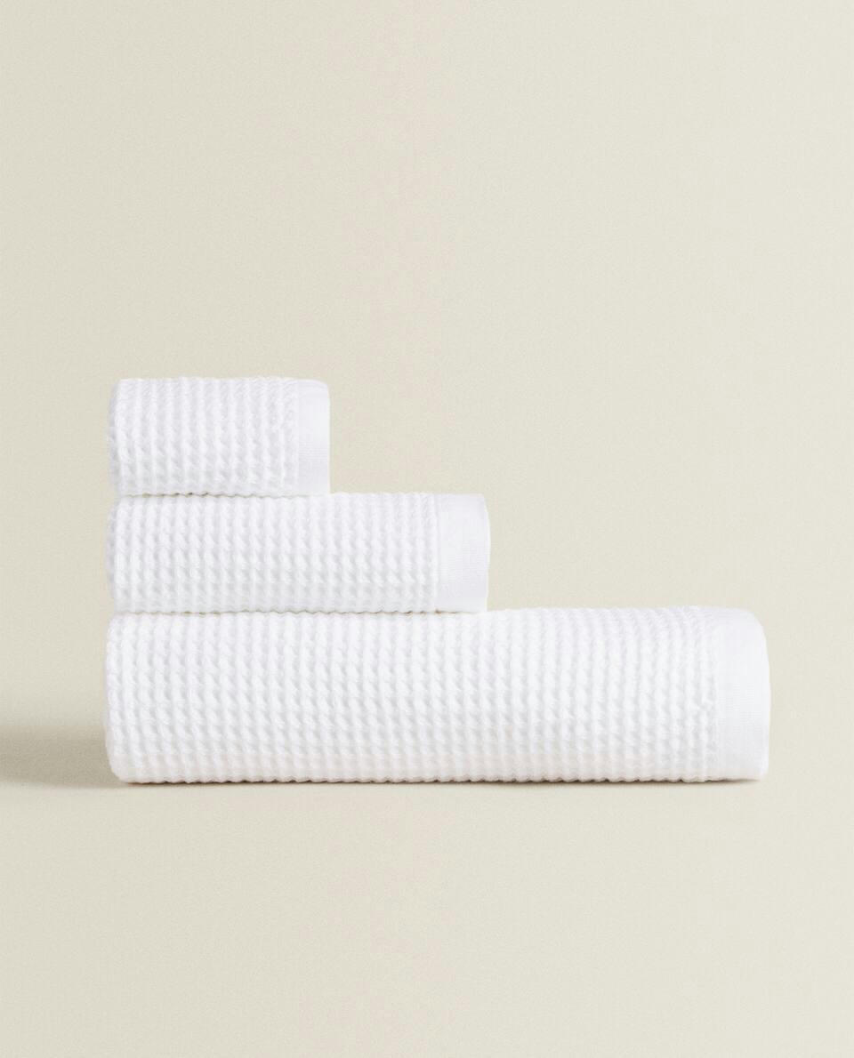 WAFFLE-KNIT COTTON TOWEL