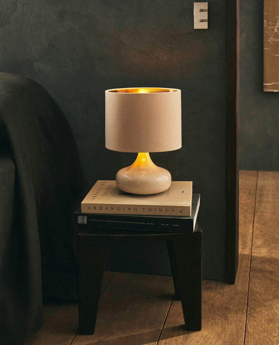 SMALL CERAMIC BASE LAMP