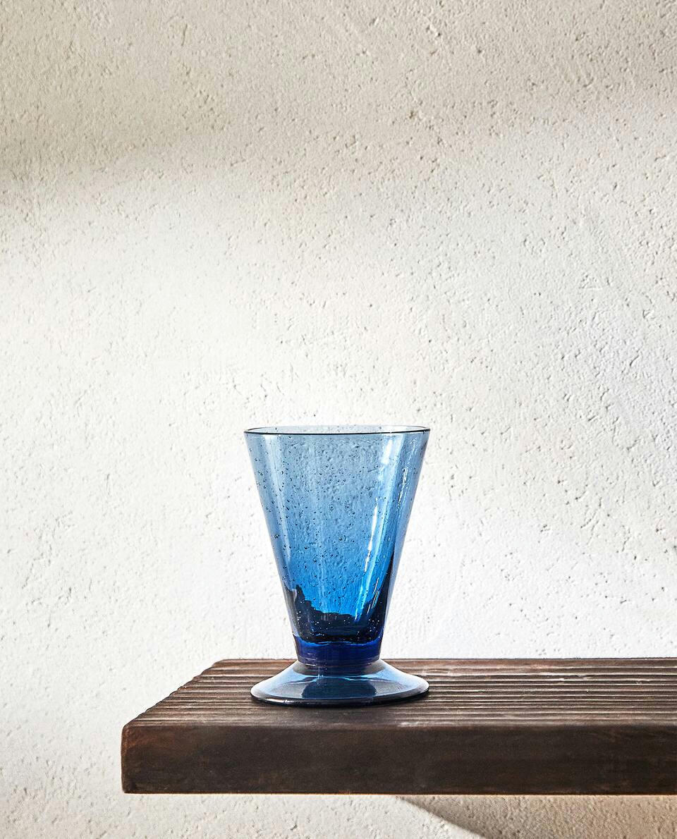 SMALL GLASS WITH BUBBLES