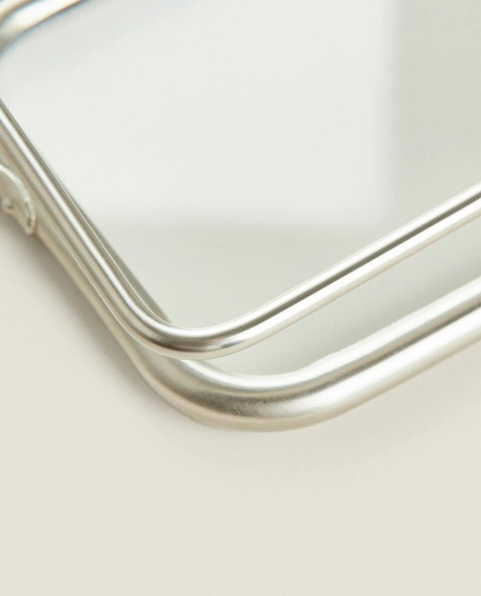 WALL MIRROR WITH CHAIN