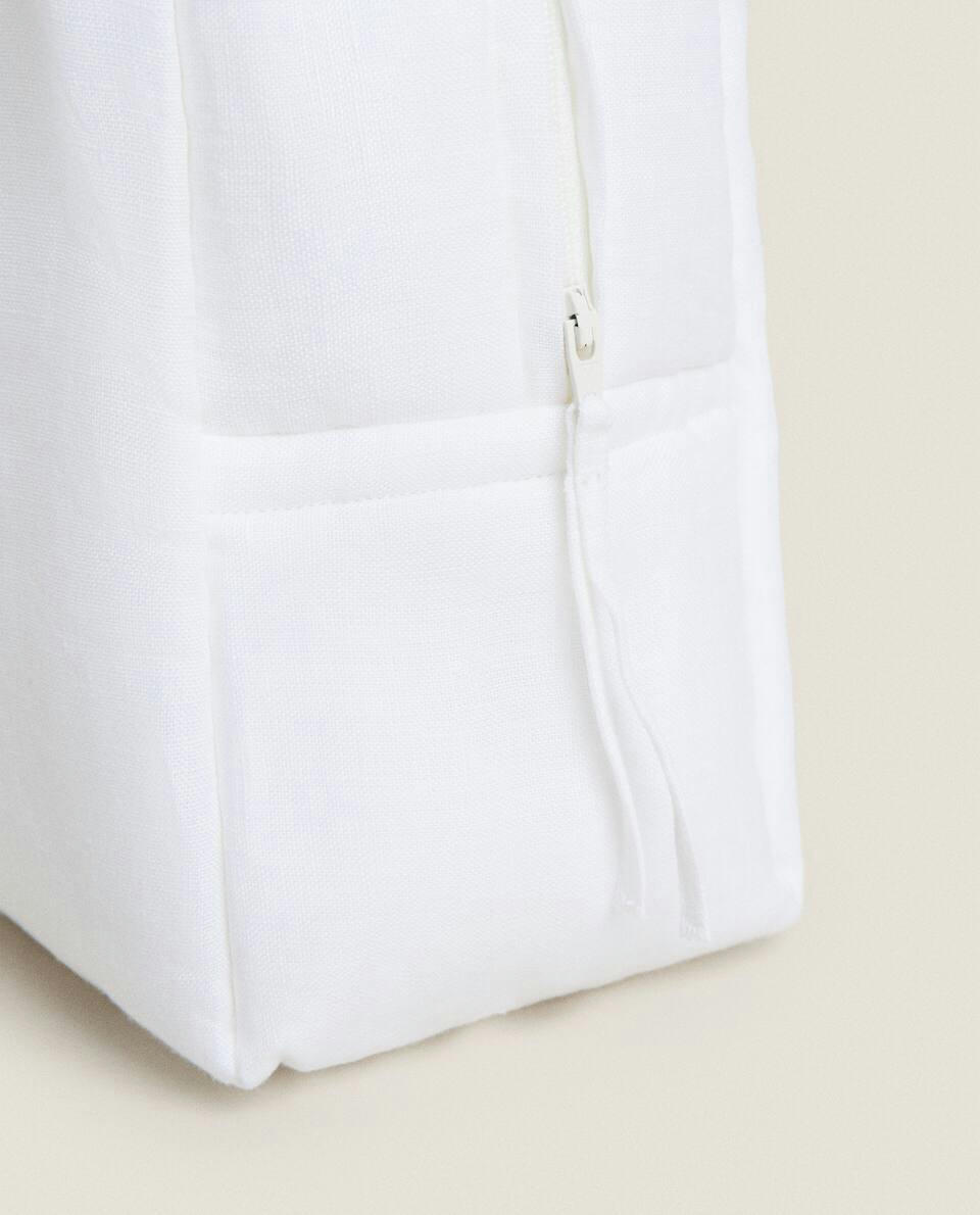 EMBROIDERED LINEN TOILETRY BAG