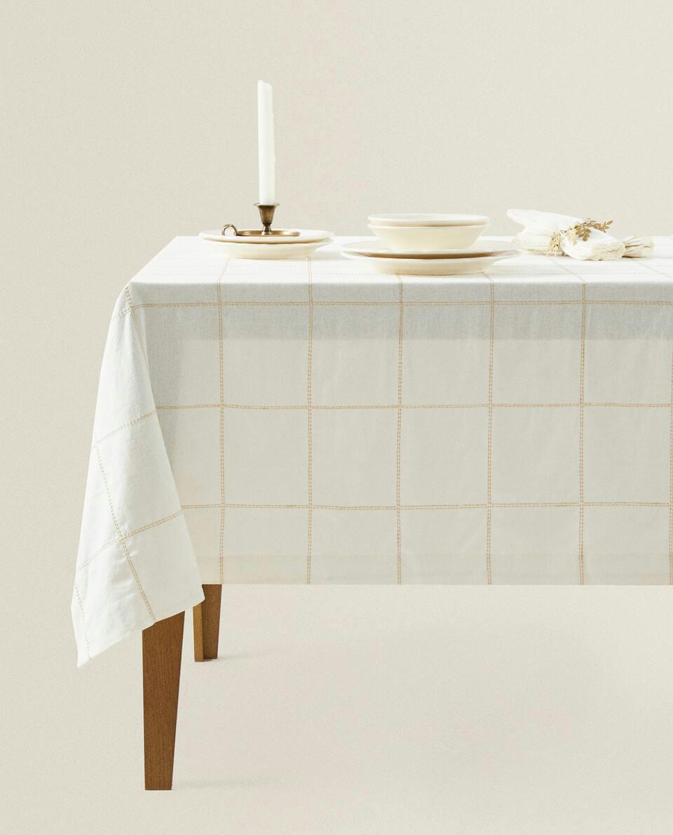 CHRISTMAS CHAIN LINEN TABLECLOTH