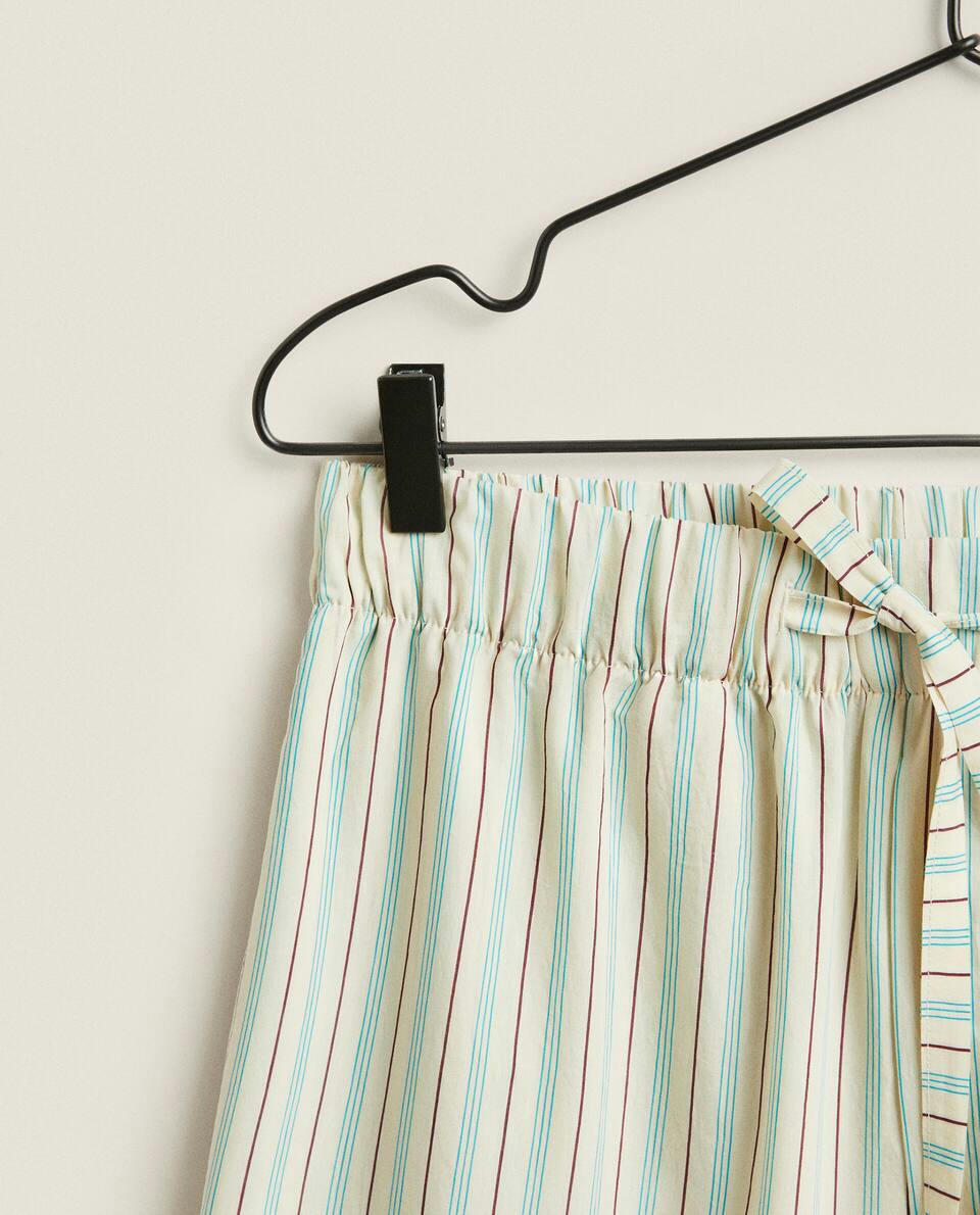 TROUSERS WITH THIN STRIPES
