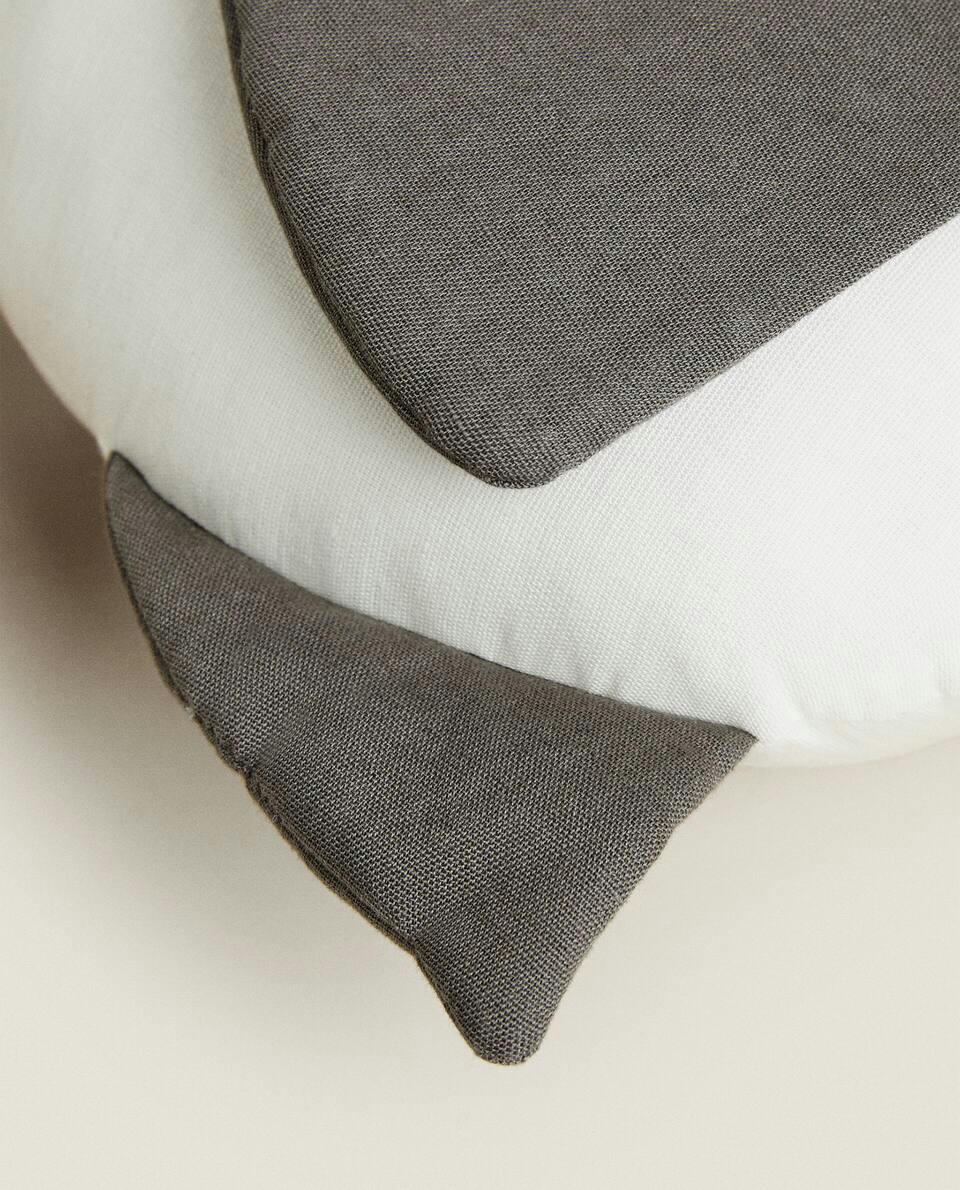 PUFFIN-SHAPED CUSHION