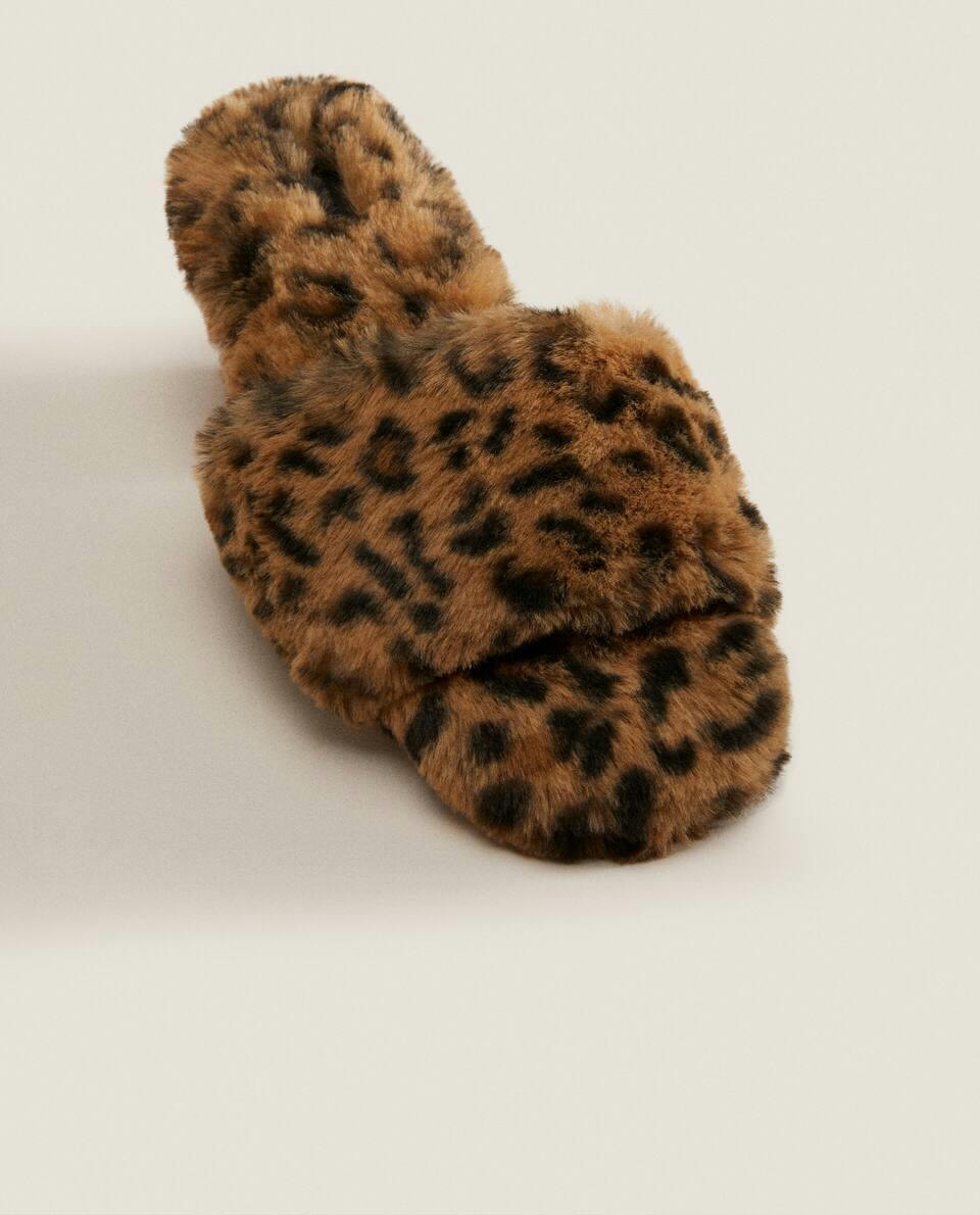 ANIMAL PRINT FAUX FUR SLIPPERS