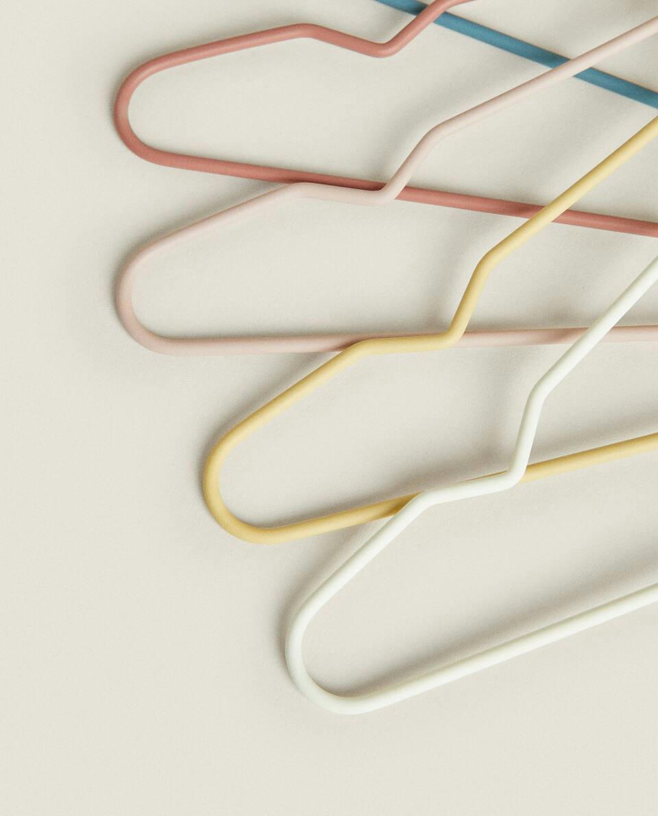 RUBBERISED BABY HANGER (PACK OF 6)