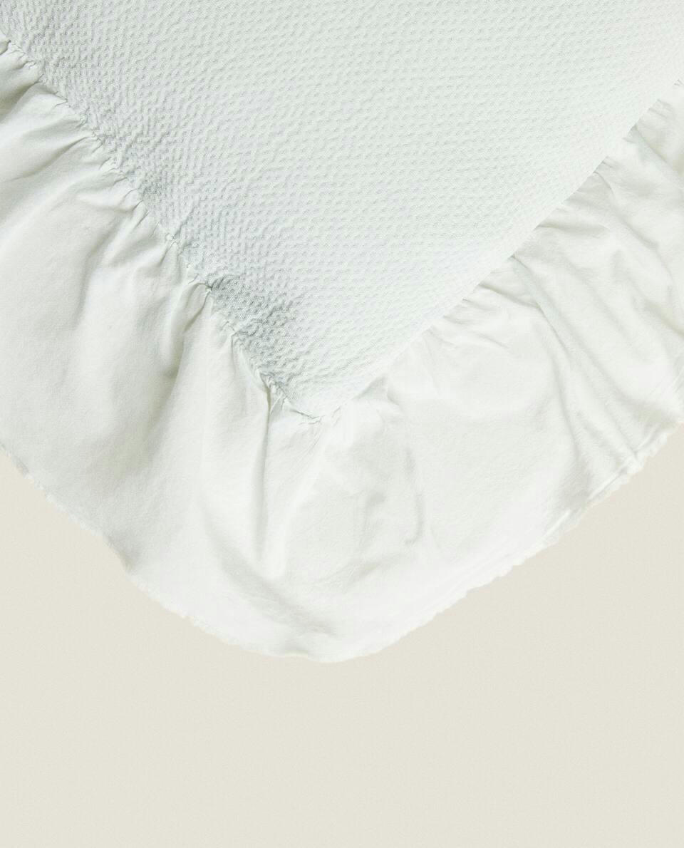 CUSHION COVER WITH RUFFLE TRIM