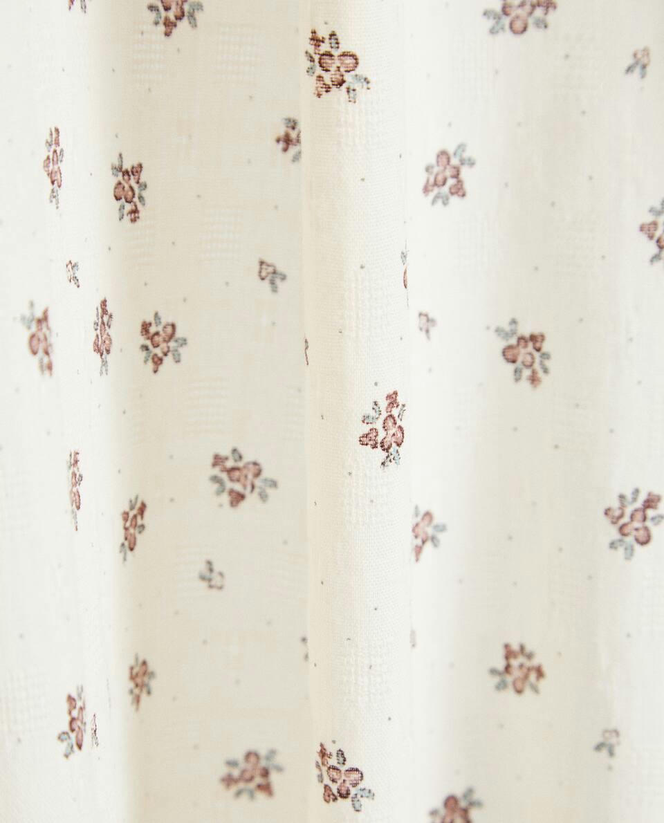 SCALLOPED EDGE FLORAL CURTAIN