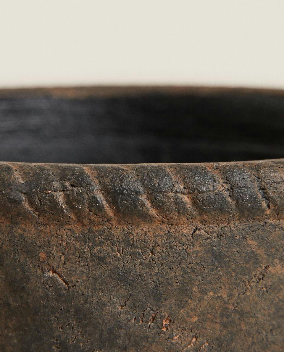 TALL DISTRESSED FLOWERPOT