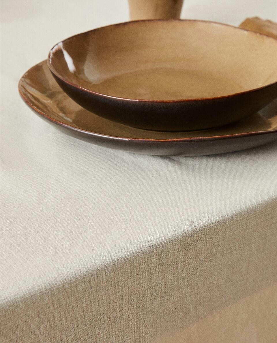 HEMSTITCHED TABLECLOTH