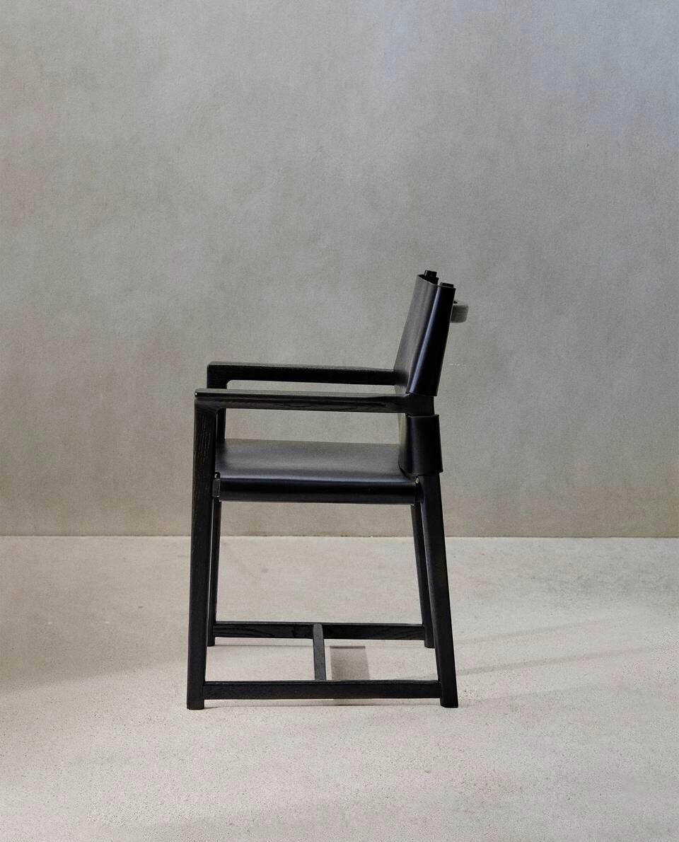 CHAIR 03