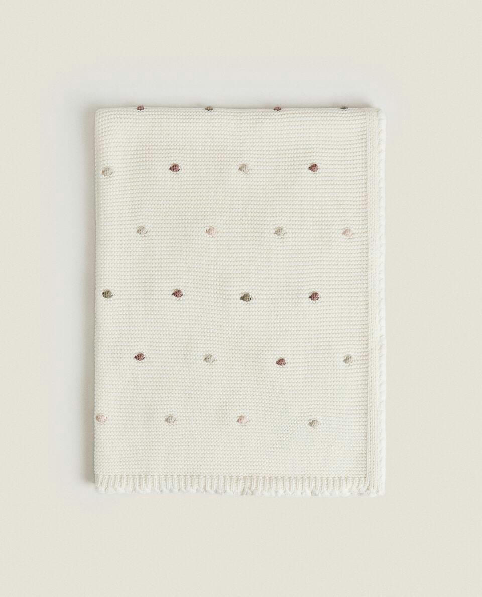 CHILDREN’S KNIT BLANKET