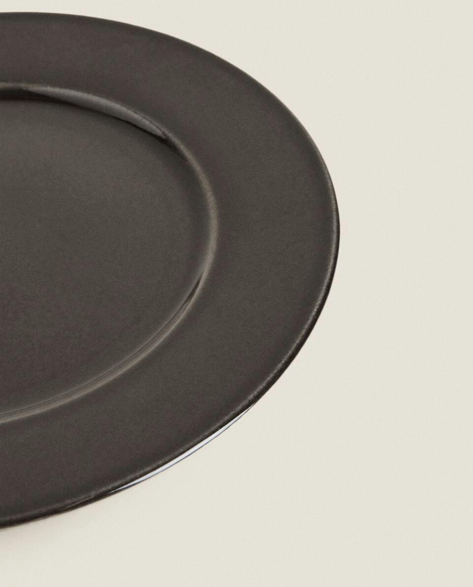 BLACK STONEWARE TABLEWARE