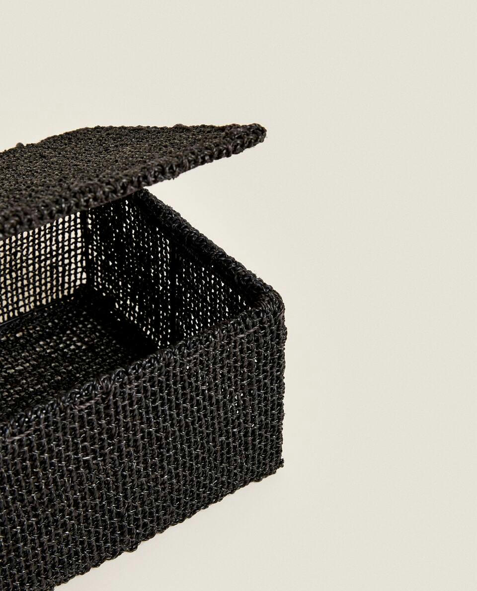 WOVEN BASKET WITH LID